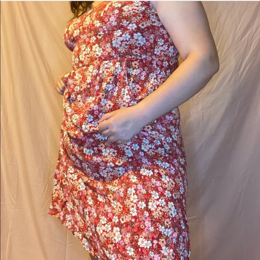 red floral dress w/ pockets